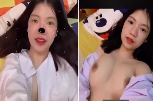 Cô gái gợi tình nhắn tin mời gọi bạn tình nóng bỏng