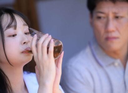 Phiền toái vì cháu có bạn trai chú phải dùng thuốc kích dục để quan hệ với cháu gái