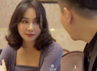Mặc dù cô gái yêu đang chuẩn bị cưới, nhưng cô ấy lại không ngại khám phá đam mê
